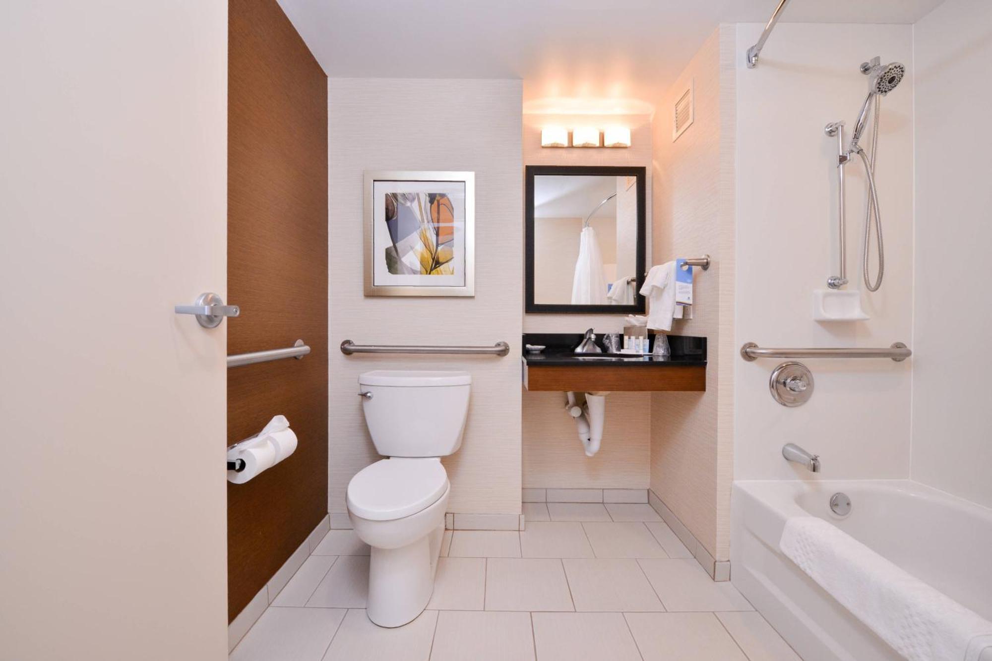 Fairfield Inn And Suites By Marriott Rochester West/Greece Экстерьер фото